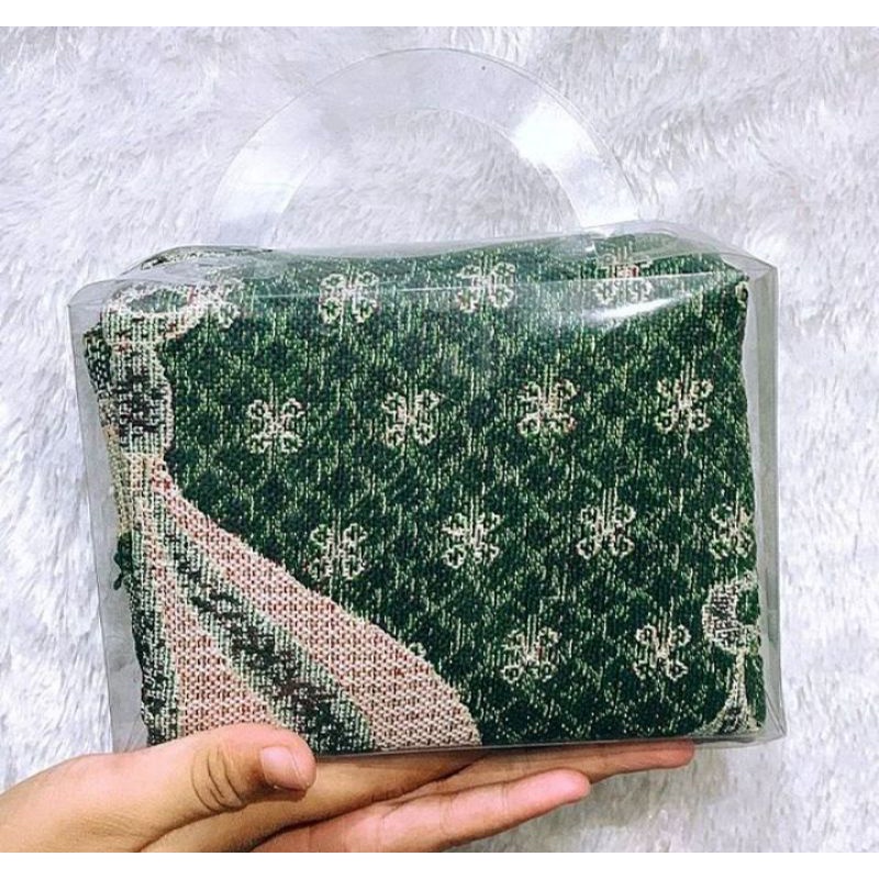 

Box Mika Tenteng Sajadah Sedang 17x5x12