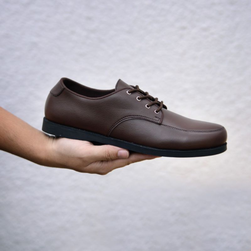 RIONZ X MODRIC BLACK - SepatuFormal Pantofel pria Resmi Formal Hitam Coklat Brown Kulit PU Asli Original Casual Kantor Kuliah Kasual Pesta Kondangan Gereja Kerja Dinas PNS Guru Gaya Trendy Kekinian Terbaru Terlaris Murah