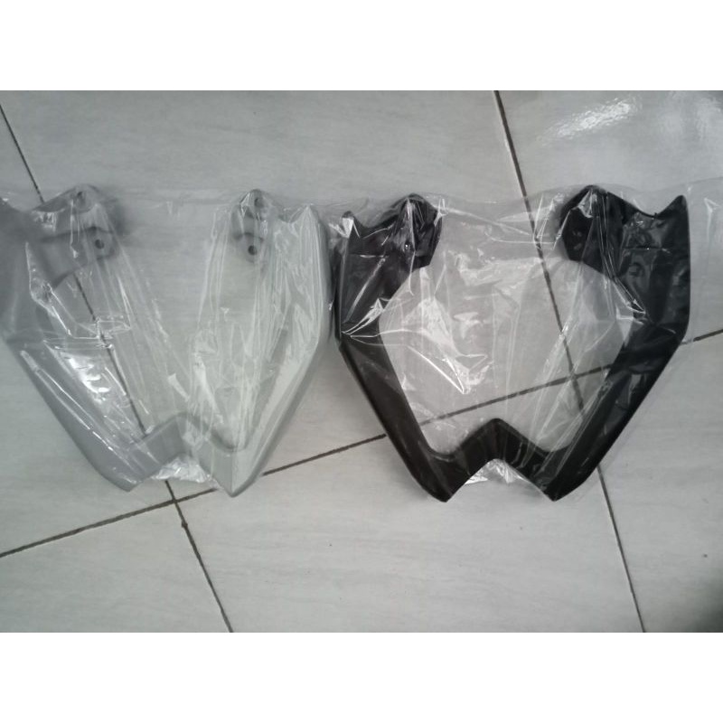 Behel begel planger MIO M3 Mio 125  .pegangan jok Mio M3 Mio 125 hitam silver