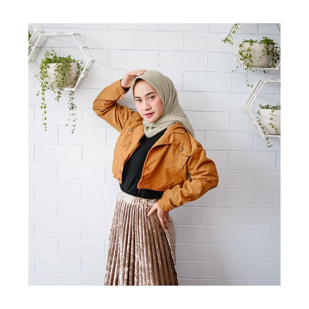 Moni Crop l Jaket Wanita