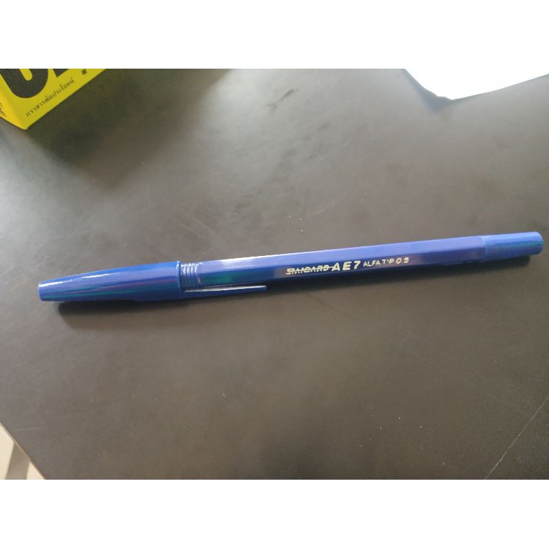 

Pulpen Standard AE7 Biru