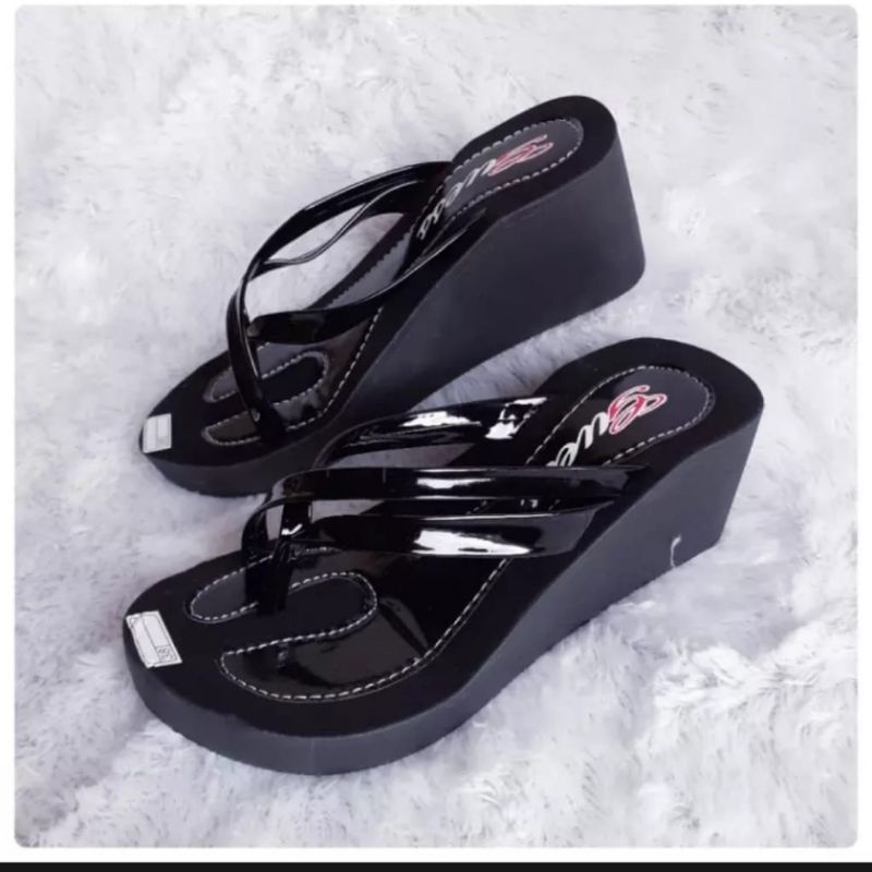 Sandal Wedges Wanita Kilau  Manohara 2