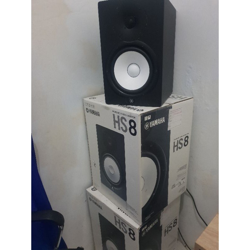 Yamaha Hs8