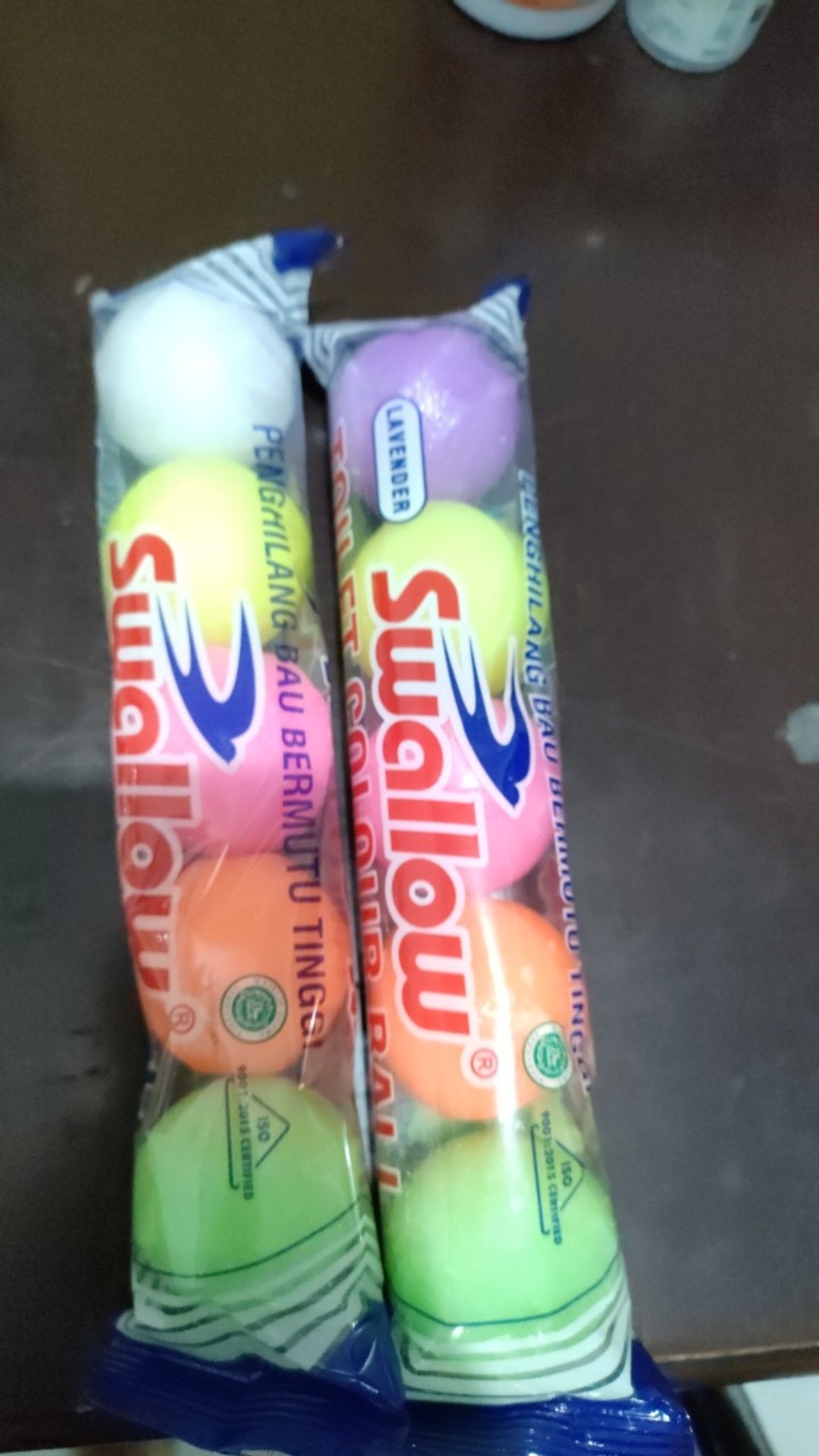 Swallow Kamper Toilet Kapur Barus Toilet Isi 5 Colour Ball/ Putih