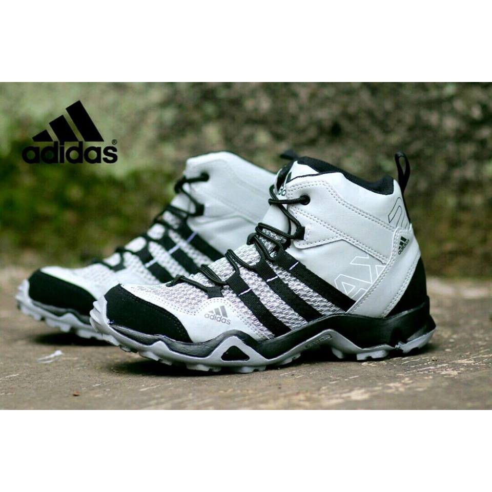 Sepatu Boots Olahraga Adidas AX2 High Full Abu