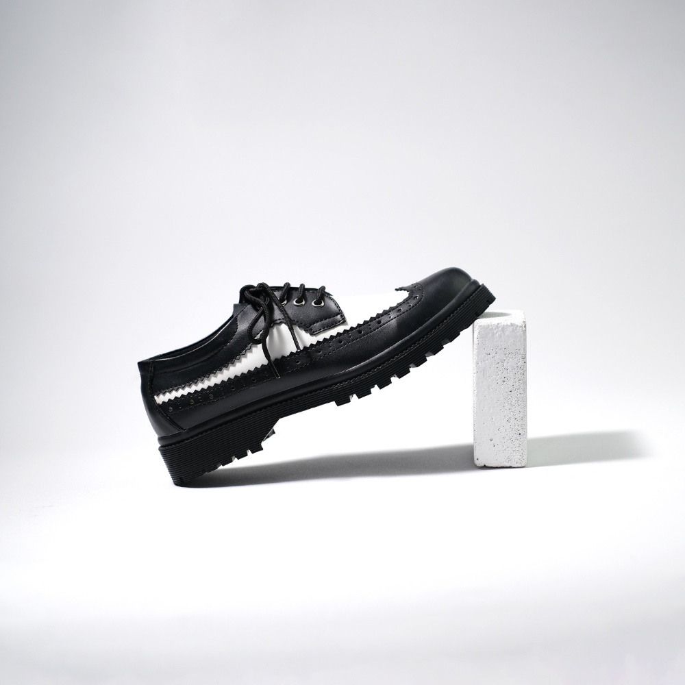 Xcloud x LikeProject Sepatu Formal Docmart Casual Wanita ALANA Black White