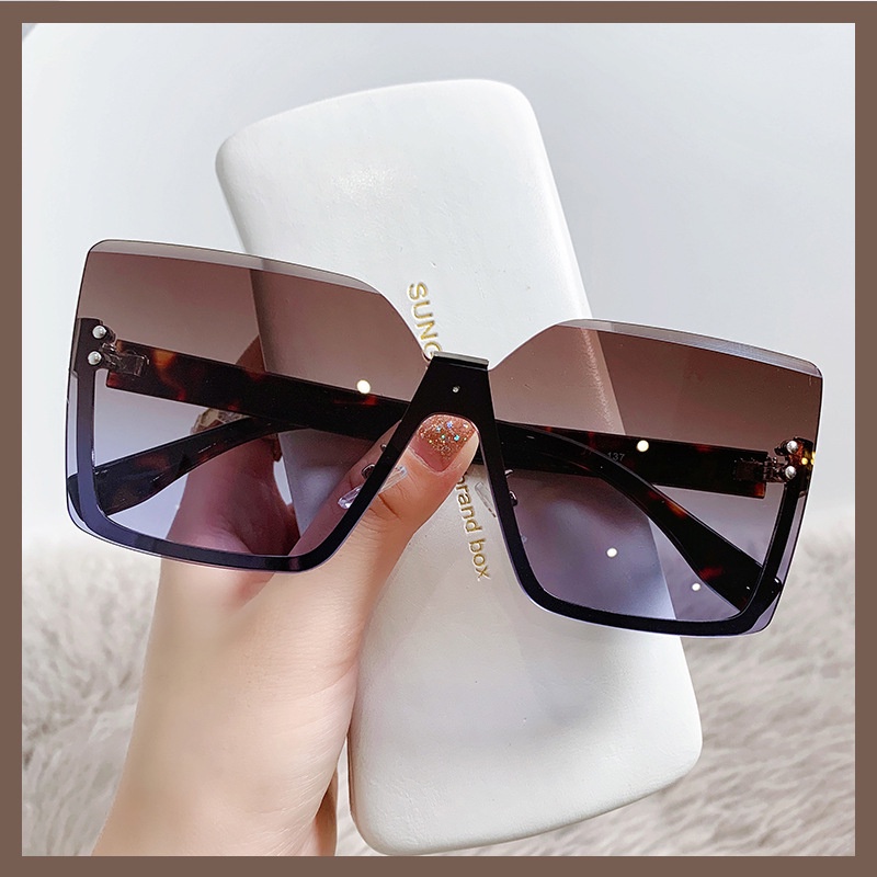 Kacamata Hitam Wanita Frame Setengah Oversize Bahan Metal Pelindung UV Untuk Pantai