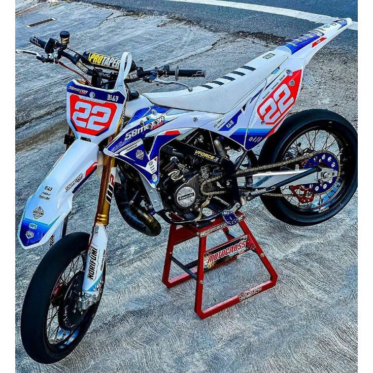 DECAL STIKER MOTOR KLX BAHAN (MAX DECAL)bisa request nama +nomor