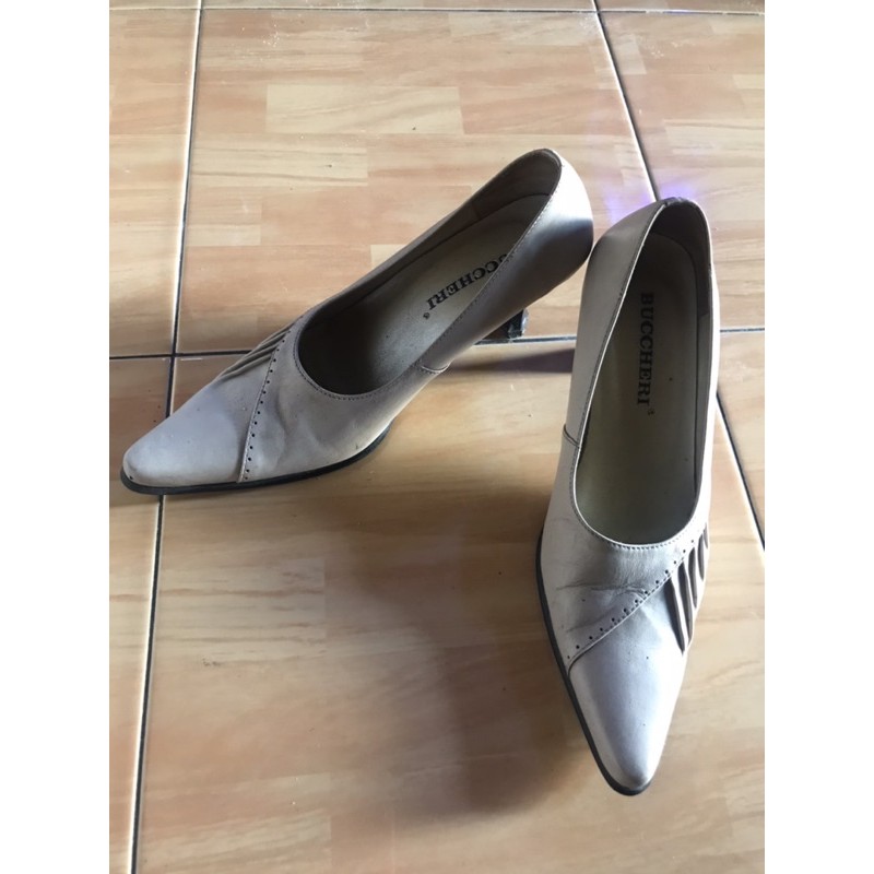 Sepatu Buccheri