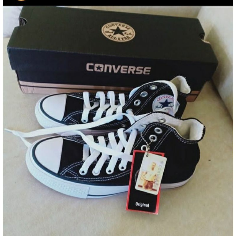 Sepatu Converse Hitam Putih