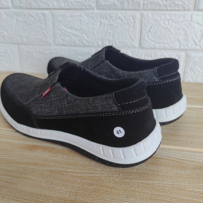 Sepatu Pria Slip On Kasual Cowok Kulit Sintetis Suede Kanvas Sol Karet Lentur Premium