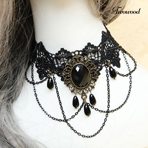 Kalung Chokers Bahan Lace Hollow Warna Hitam Gaya Retro Gothic Untuk Wanita