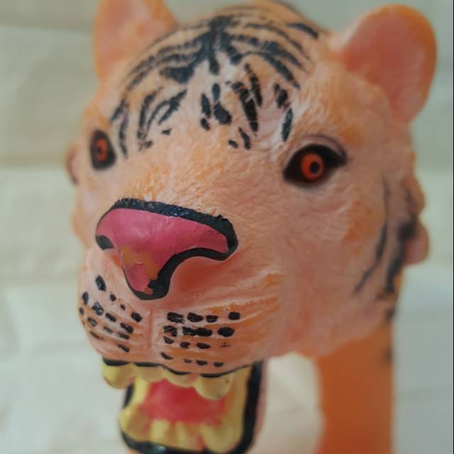 Mainan karet binatang