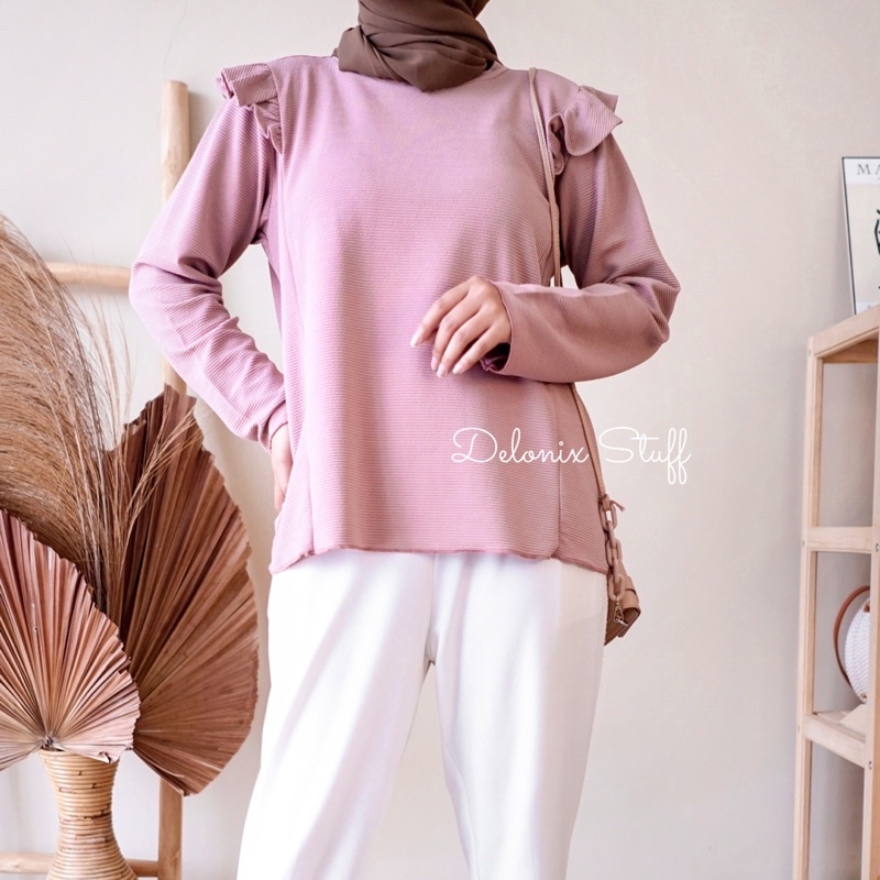 Alodia ruffle knit blouse