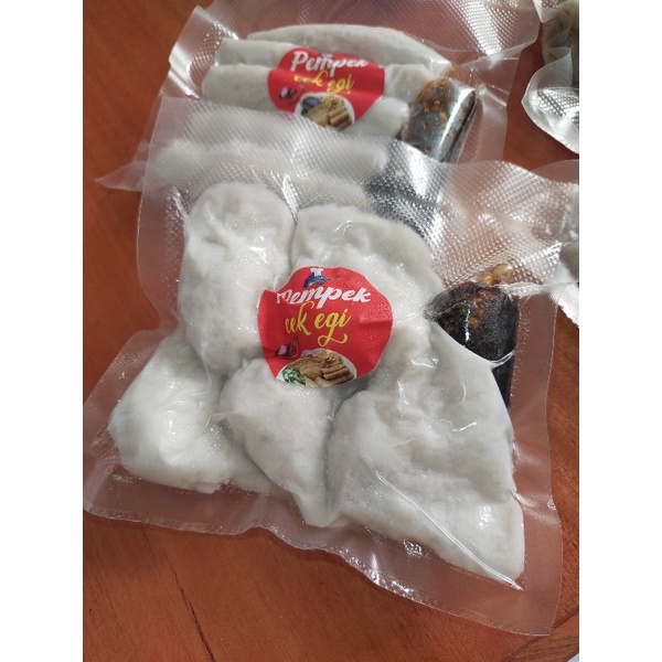 

pempek telur cek egi