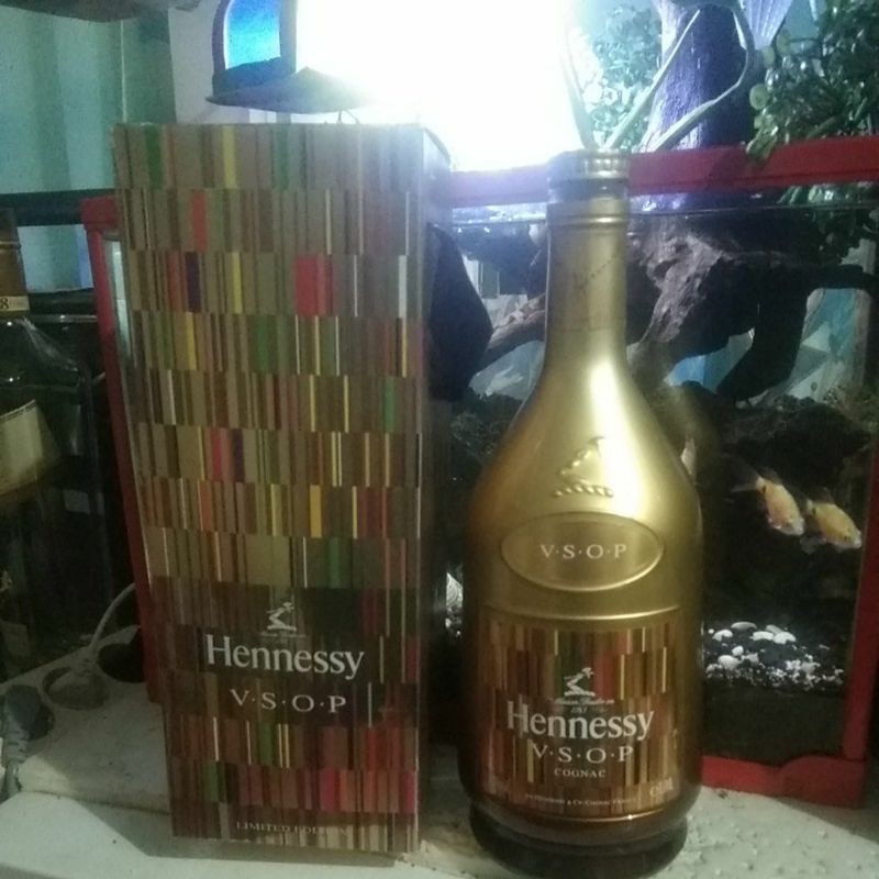 botol limted edition gold hennessy vsop