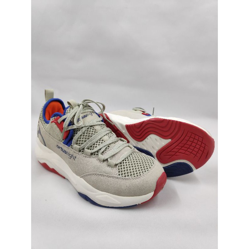 SEPATU RUNNING ORTUSEIGHT COLOSUS