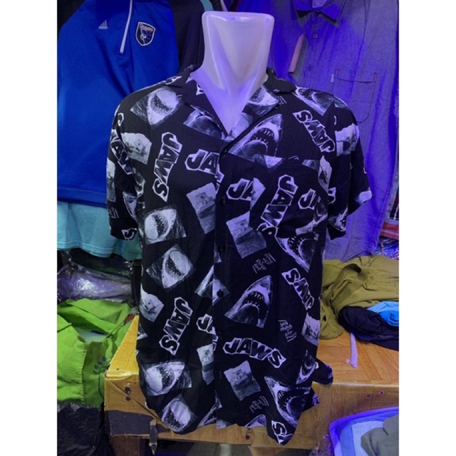 Kemeja HnM Pantai / Hawai Full Print Jaws