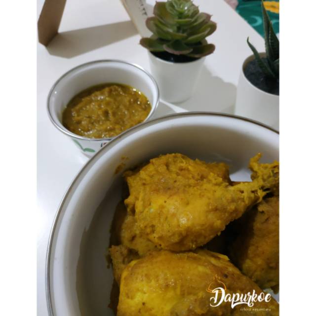 

2 Ekor Ayam Broiler Ungkep Cilamaya Bumbu Kuning