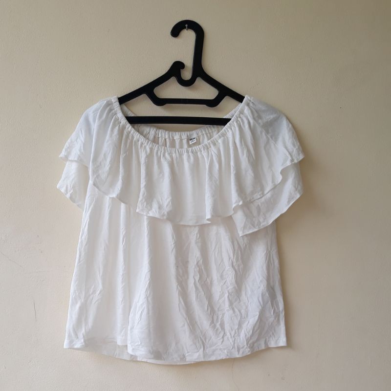 Blouse Putih Sabrina brand UNIQLO (preloved)