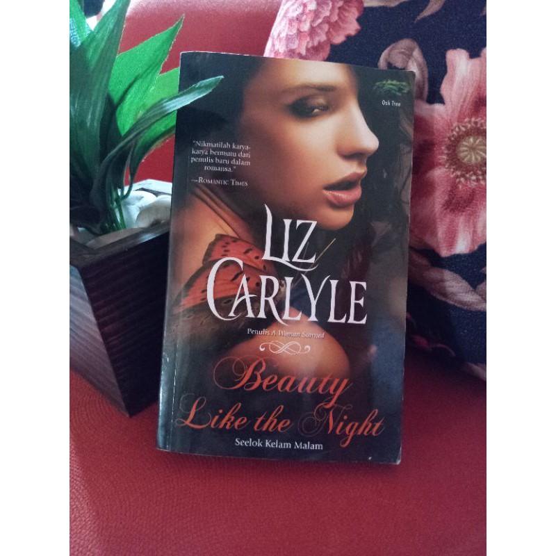 

beauty like the night by carlyle(preloved)