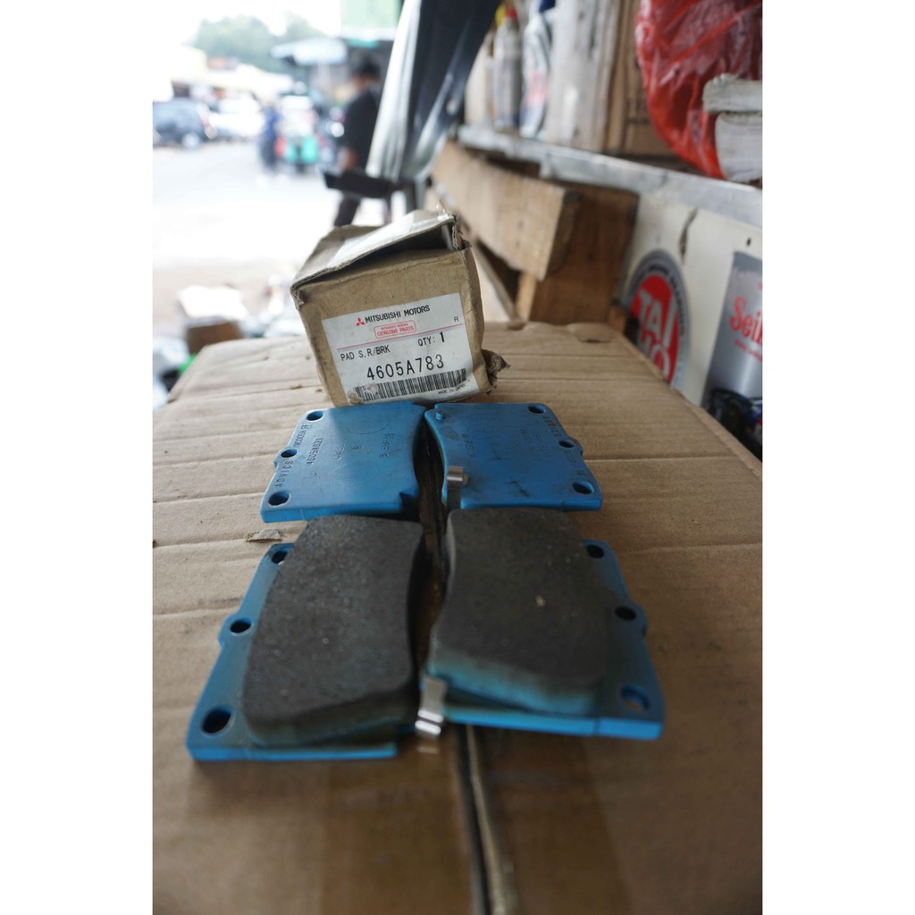 Brake Pads Kampas Rem Belakang Mitsubishi Pajero Dakar ASLI KTB!