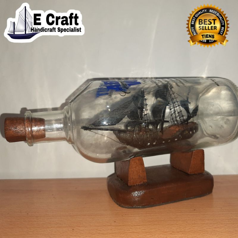 Miniatur Kapal Black Pearl dalam Botol Vodka 750 ml Limited Edition