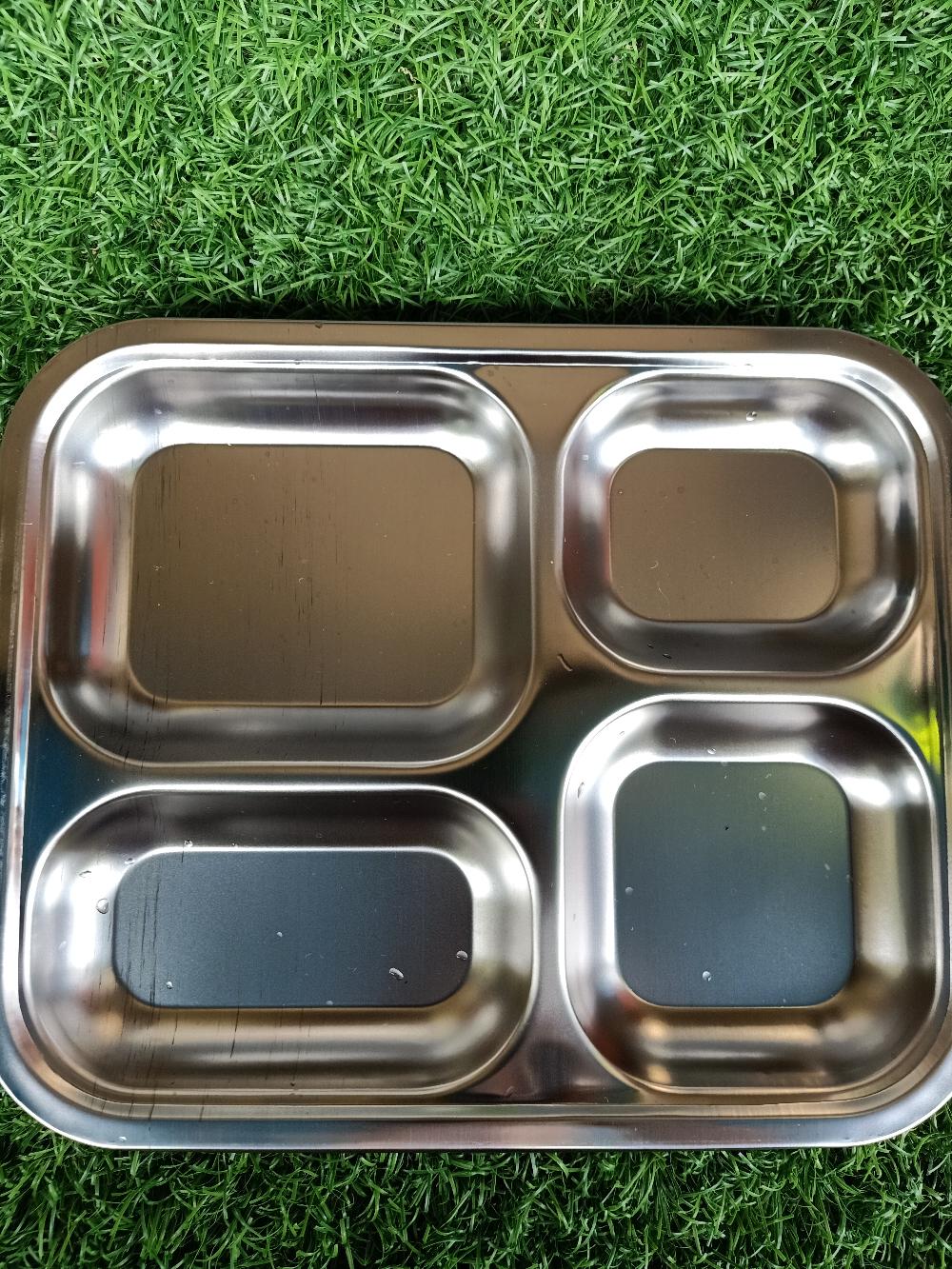 Piring Makan 4 Sekat Tempat Makan Persegi Bahan Stainless