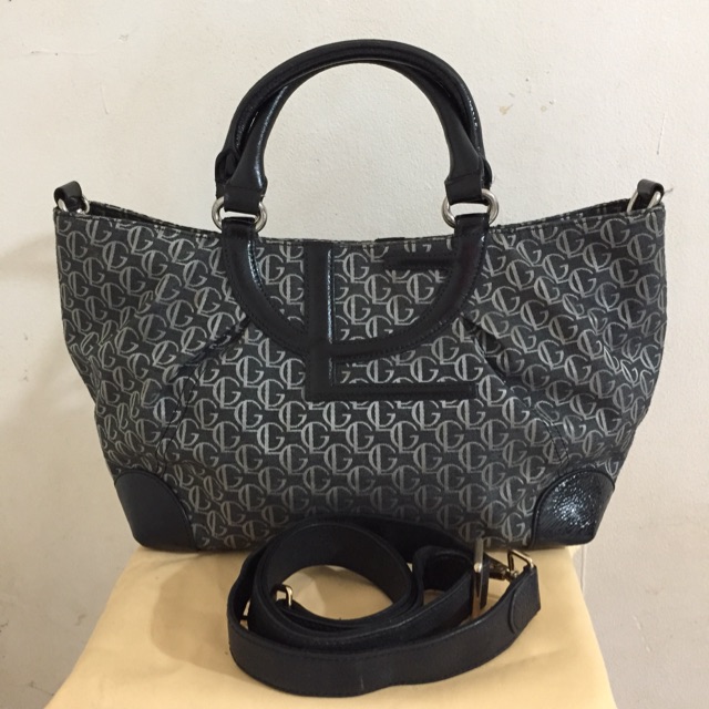 Preloved GUY LAROCHE Authentic Signature Hand Bag