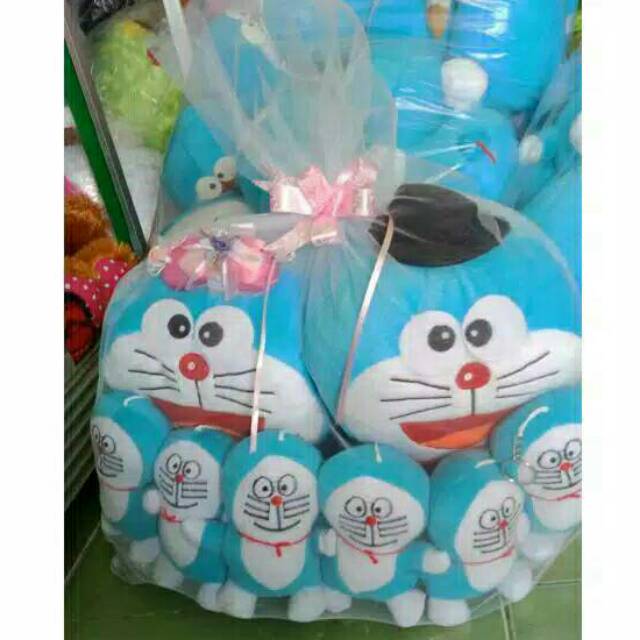 Sepasang Doraemon pengatin beranak 6 mini