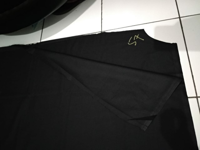 Bahan Kain Meteran Katun Lembut Polos Lebar 240 Cm Polos Hitam