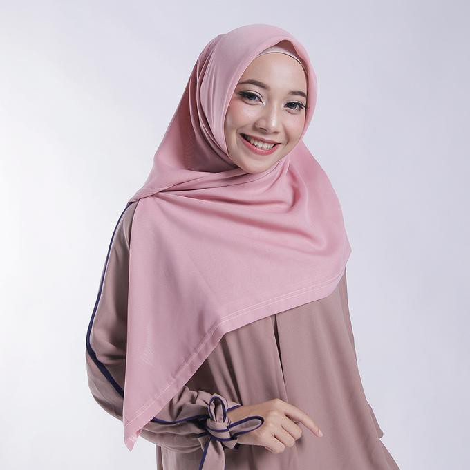 20 Ide Kerudung Dusty Pink Naana Banaana