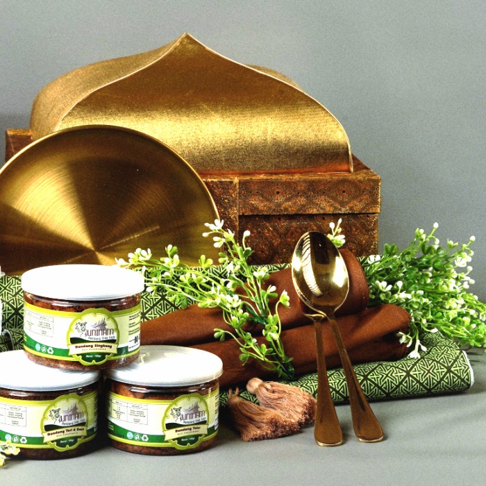 

Hampers Rendang Arafah / Hampers Rendang Uninam