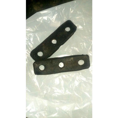 Karet bracket footstep postep depan Yamaha v75 v80 original