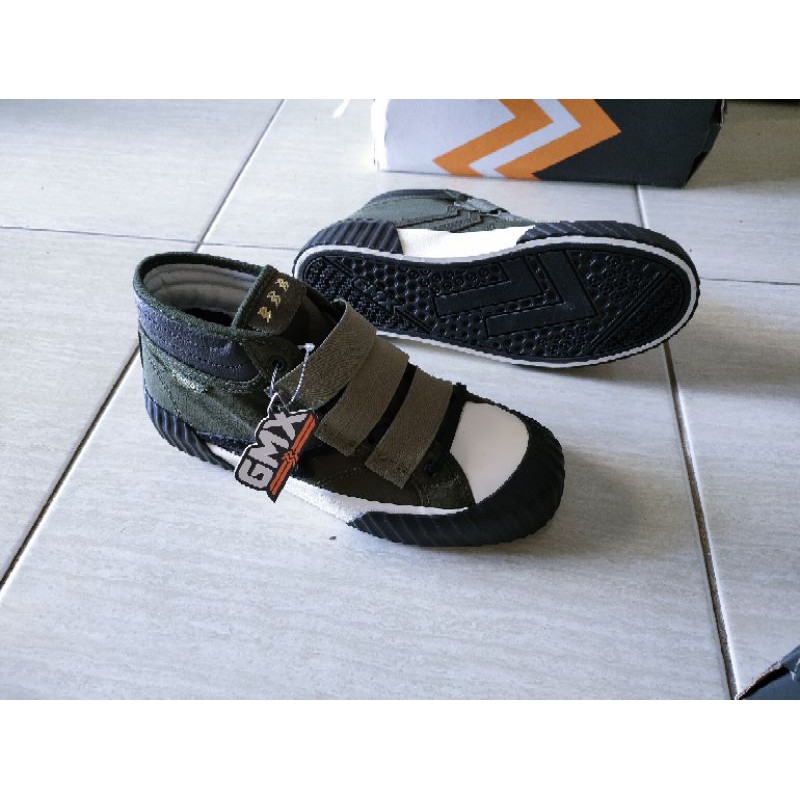 GEOFF MAX - MAVERICK MID COMBAT