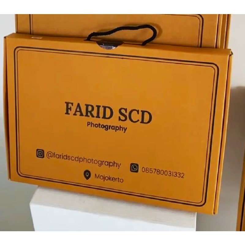 

Box / Kardus Pigura, Hampers, Hijab, dll uk. 41x31,5x4 DC Samping tali