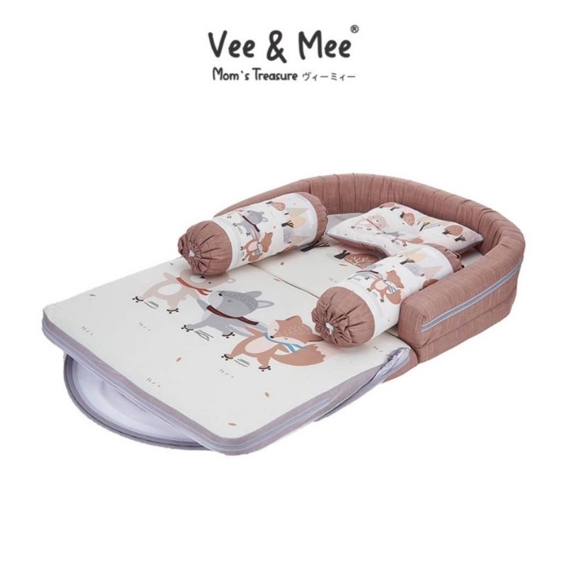 Vee &amp; Mee Kasur Bayi Lipat Oval Raccoon &amp; Friends Series VMK1050