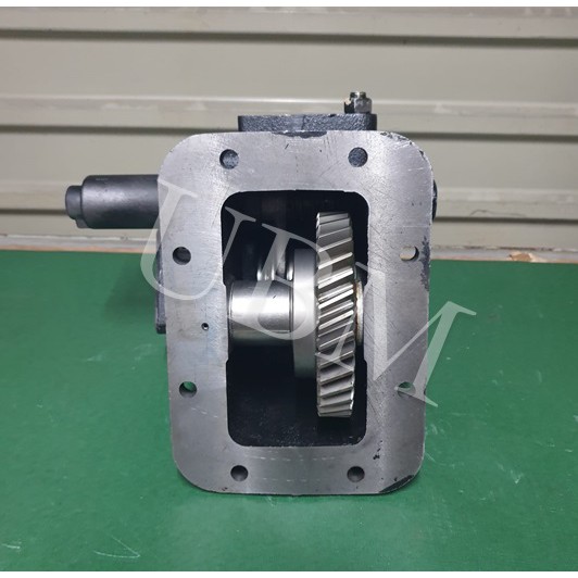 PTO Isuzu Giga / Borneo FRR PS190