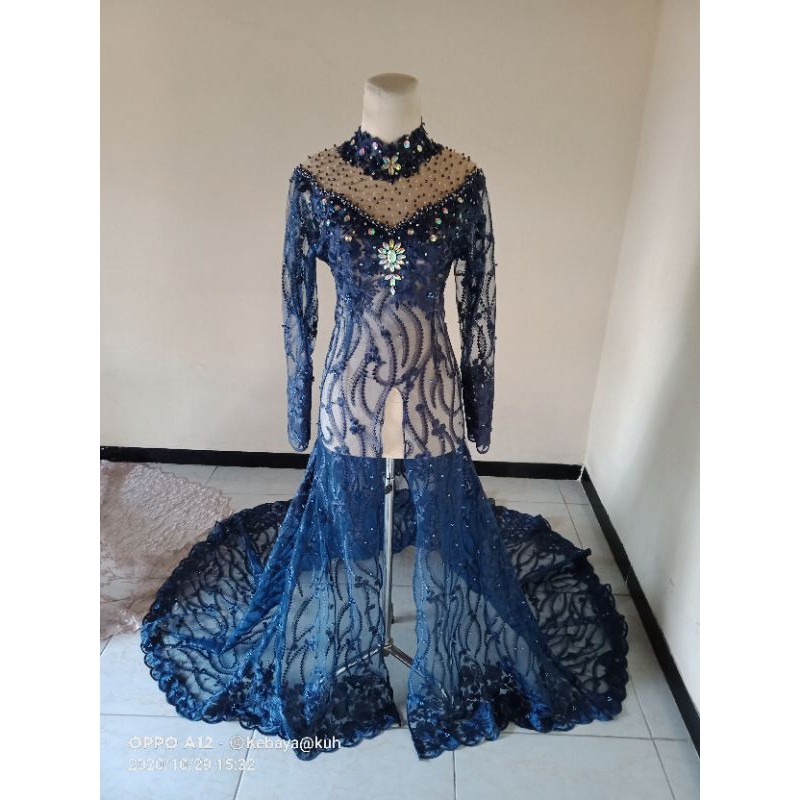 kebaya ngekor modern