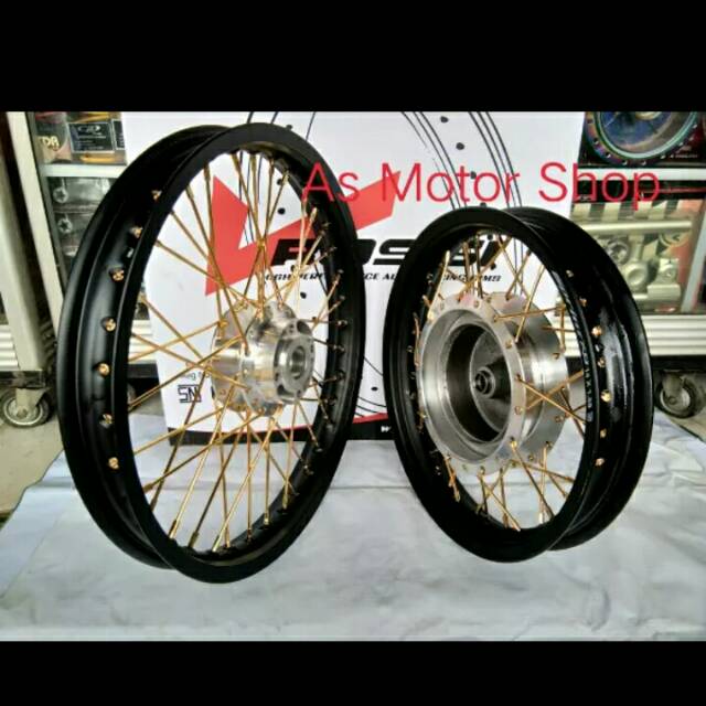 Sepaket velg set merek rossi ring 17/14 tromol set jari2 suzuki new spin dan skyweve
