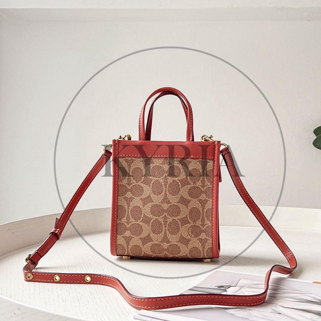 TAS WANITA SELEMPANG TRAVELBAG C5277 MINI Cashin Tote In Signature Canvas