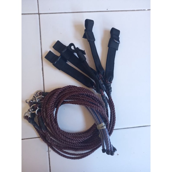 Tali ikat ayam aduan