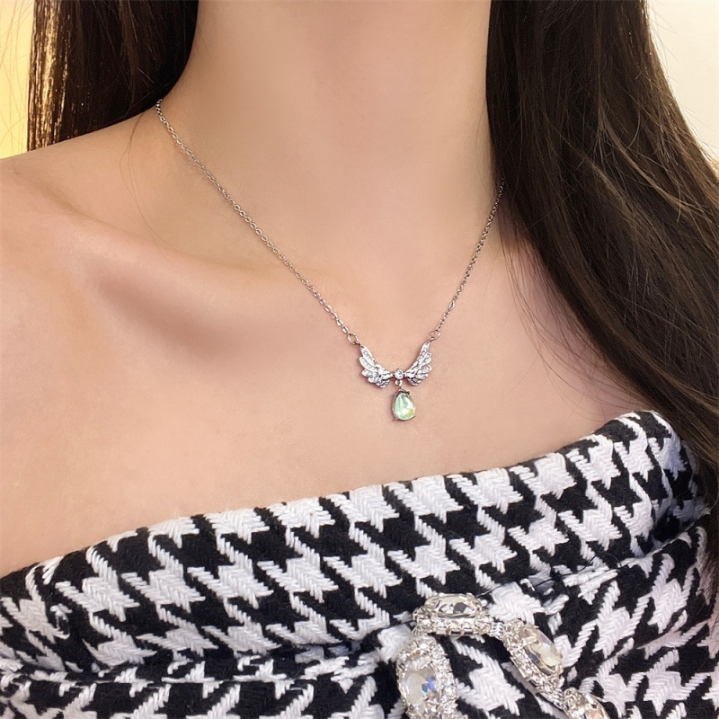 Kalung Rantai Klavikula Hias Liontin Sayap Malaikat Bahan Moonstone