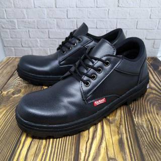  Sepatu  Caterpillar  Middle Boots Shopee  Indonesia