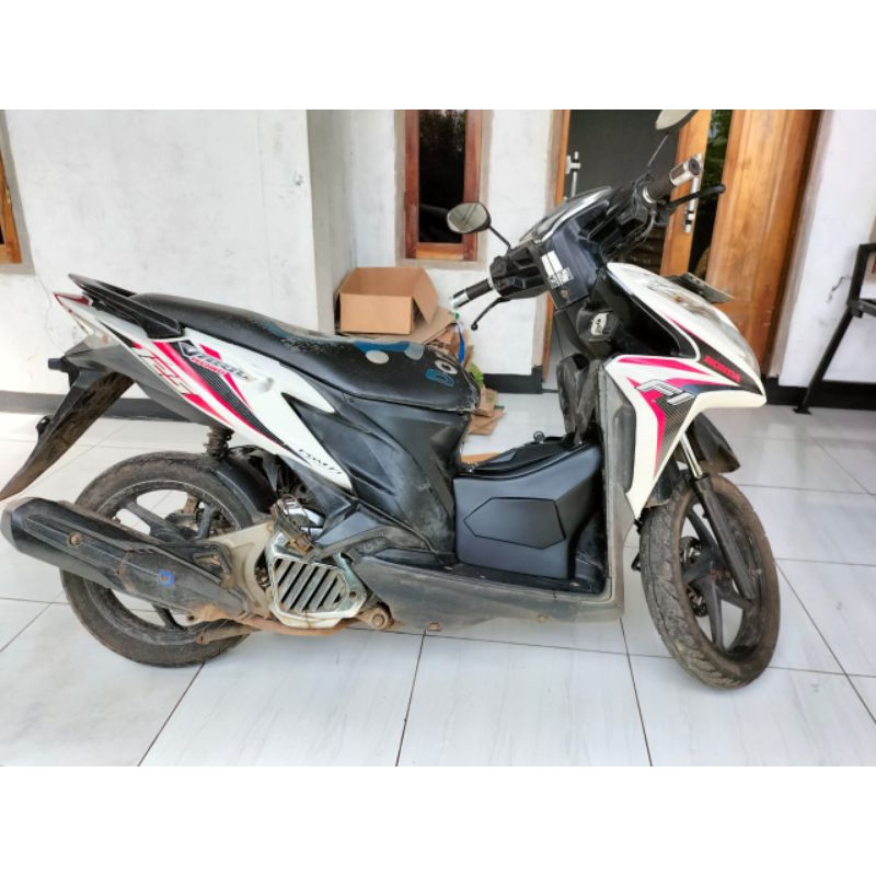 AKSESORIS BOX DEPAN TENGAH VARIO 125 OLD