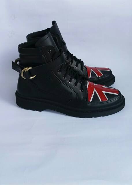 Sepatu rocker 8 hole