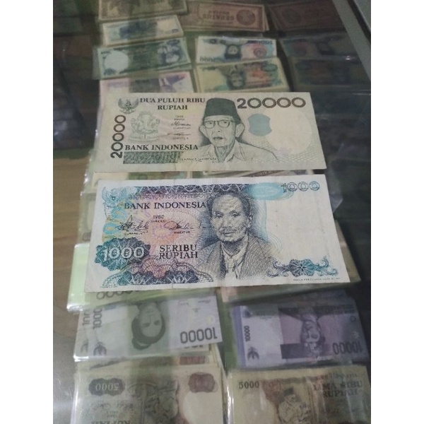 uang kuno 20000 kihadjar dewantara dan 1000 dokter tomo asli