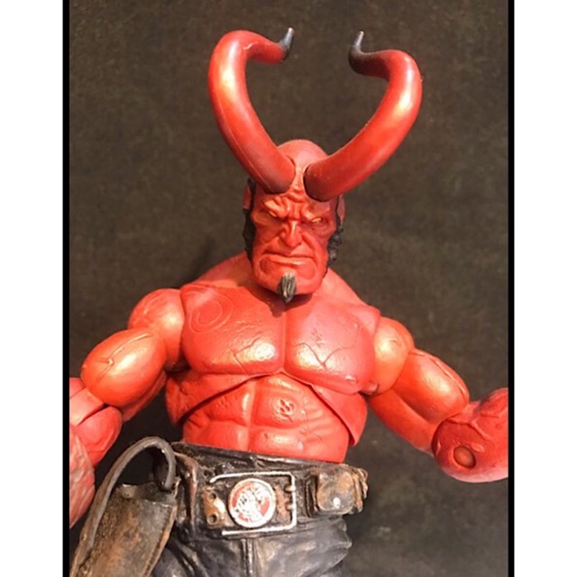 HELLBOY MEZCO 2004