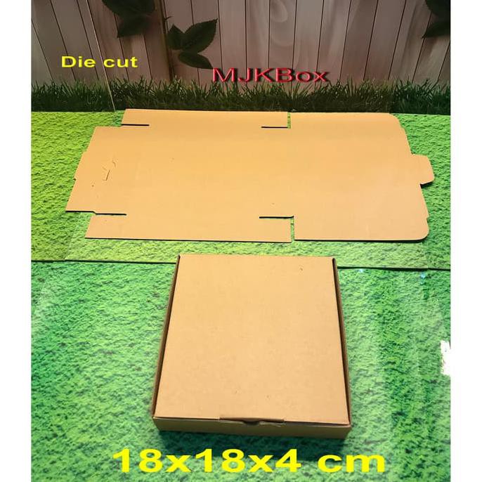 

Kardus Karton Box Uk. 18X18X4 Cm ,,,,,,Die Cut