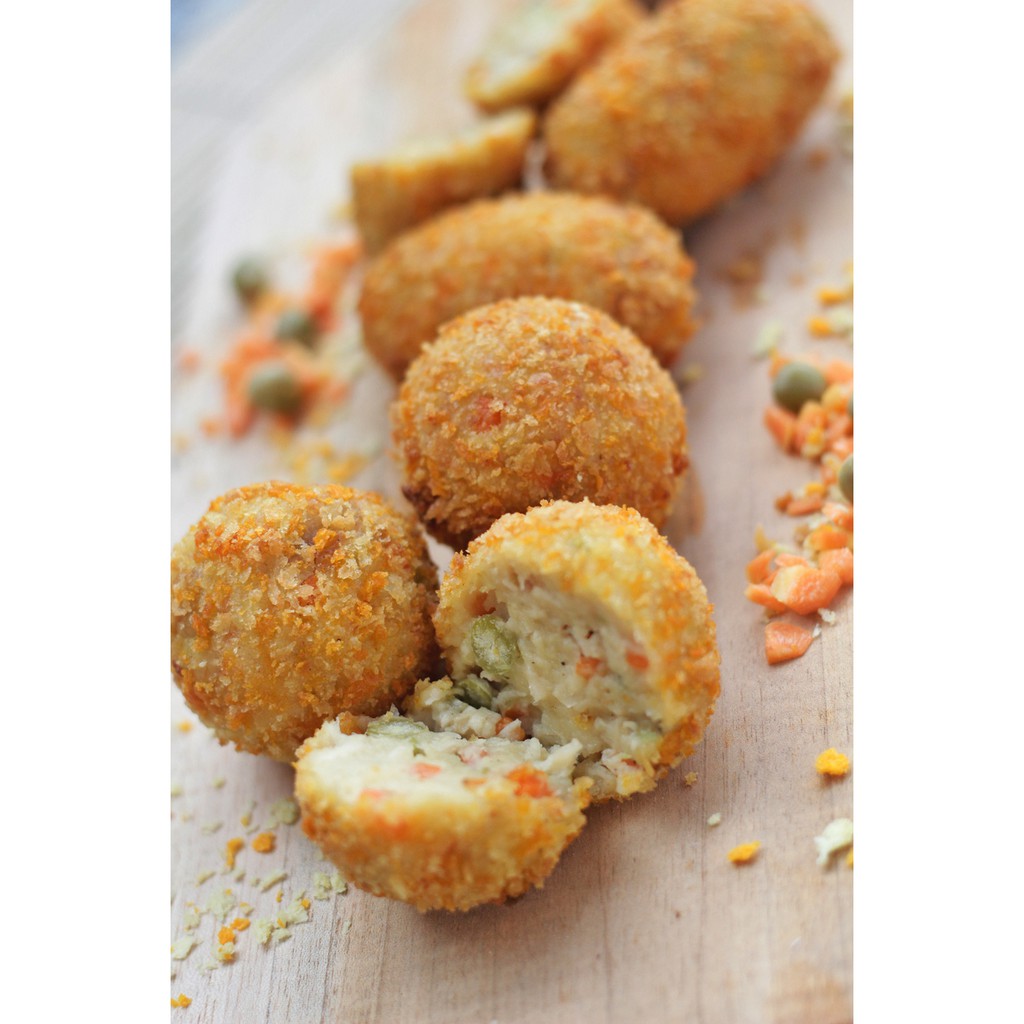 

Kroket Ragout (ragout ayam,wortel,kacang polong) ready to eat